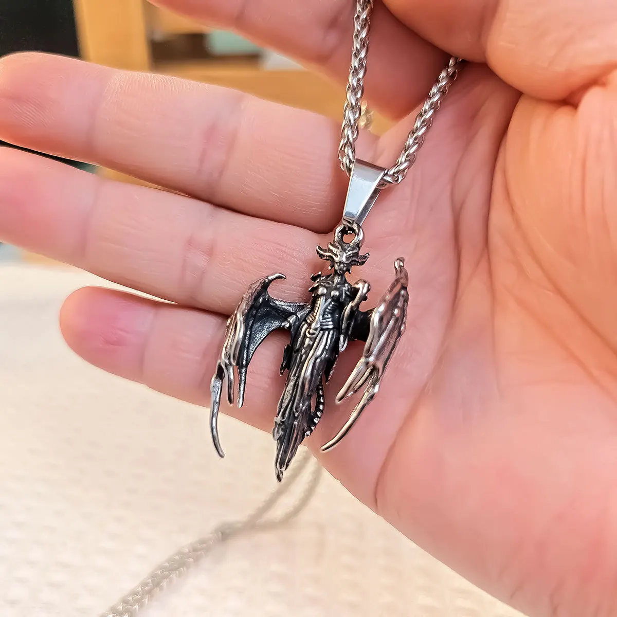 Gothic Retro Punk Fallen Angel Pendant Mecha Skull Necklace Fashion Personality Exquisite Unisex Jewelry Gift