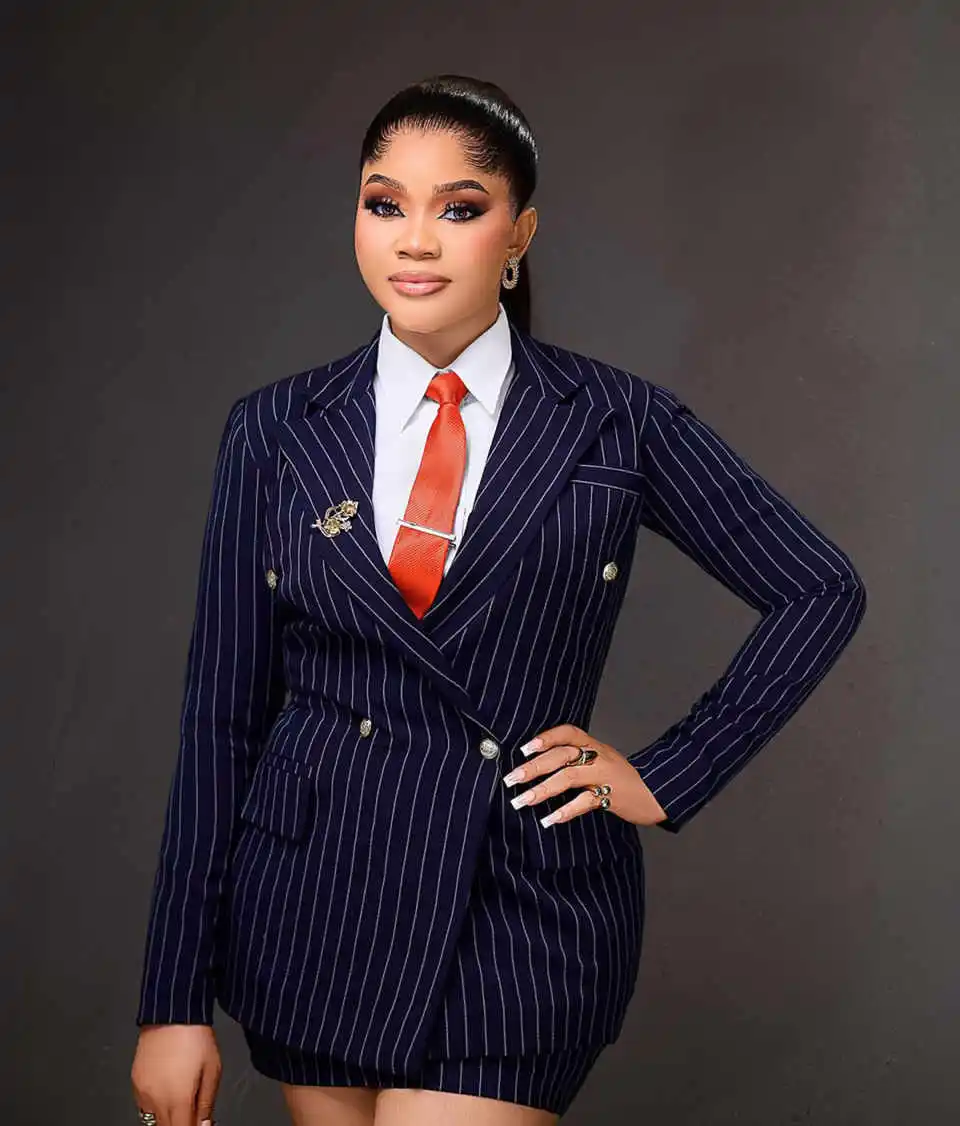 ヴィンテージピークドラペルストライプ女性スーツポケットブレザー + ミニスカート 2 ピーススリムフィットオフィスレディスーツセットカスタマイズ