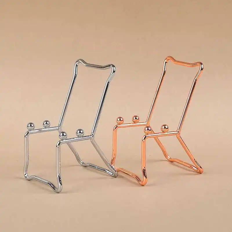 

Simple and Creative Phone Holder Small Chair Shape Simple Iron Metal Desktop Stable Design Tablet Universal Holder Phone Grip