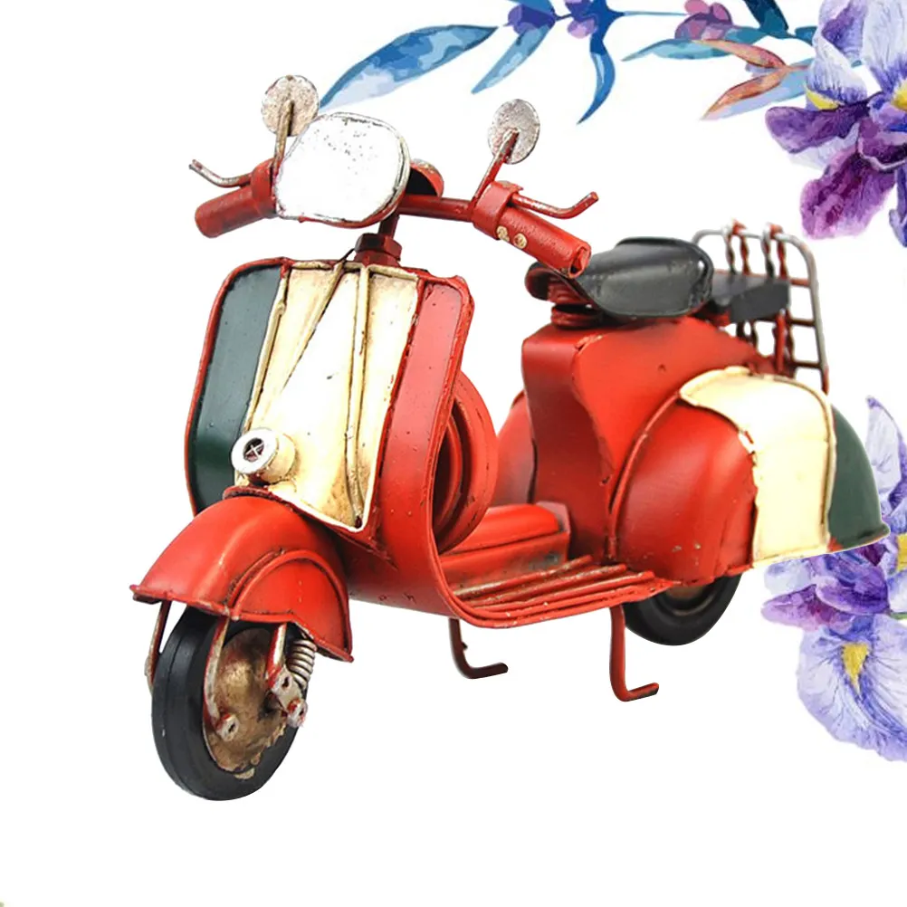 

Итальянский красный металлический скутер: винтажная ретро-модель ручной работы для декора дома, бара, клуба, магазина