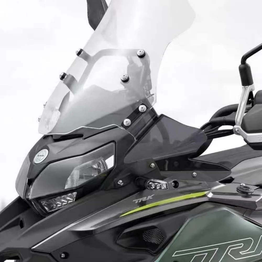 For Benelli TRK502/502X/TRK552/552X, accessory side wind deflector is installed without any damage.
