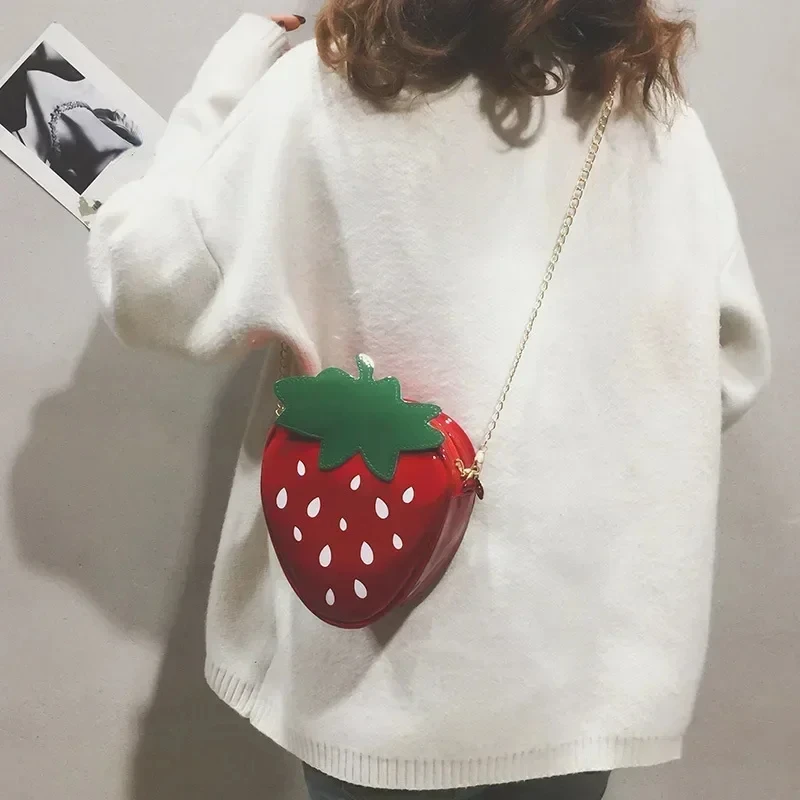 Strawberry Design Chain Crossbody Bag Mini Cartoon Girl Novelty Phone PurseHolder Bags Fashion Pu Leather Red Shoulder Bag