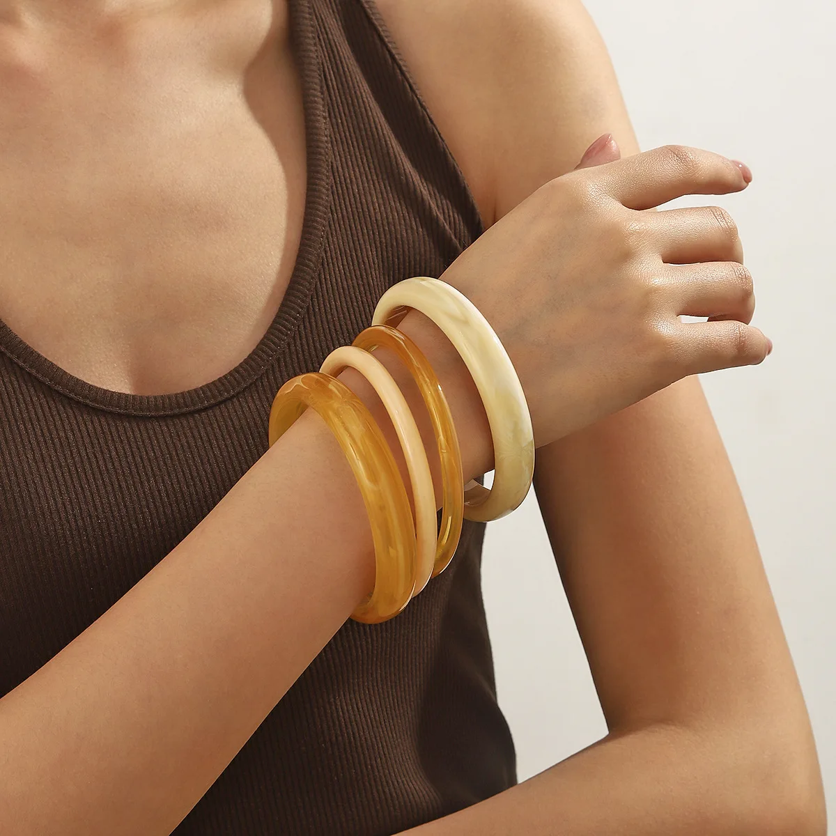4pc Punk Stackable Resin Acrylic Round Bracelet Set for Women