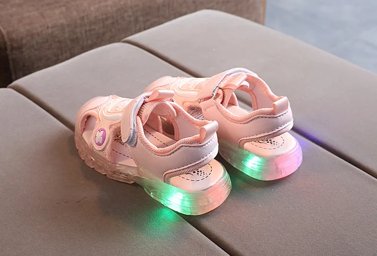 2026 LED Leuchtende Kleinkinderschuhe | Cartoon-Cowboy-Sandalen & -Hausschuhe mit weicher Sohle, Unisex-Sommerschuhe für Kinder – Detail 16