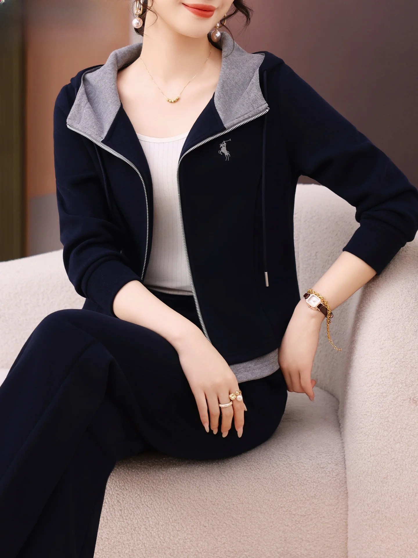

Ele Sportswear Set for Mom Autumn Casual Hoodie Top And Bot Polyester Blend Zipper Closure Regular Fit Two-Piece Suit