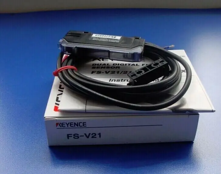 1PC New KEYENCE FS-V21 Digital Fiber Optic Amplifier Sensor Cable FSV21 In Box