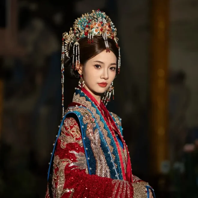 Chinese Style Wedding Headwear Bride's Atmospheric Phoenix Crown Golden Luxury New Wedding Accessories Hair