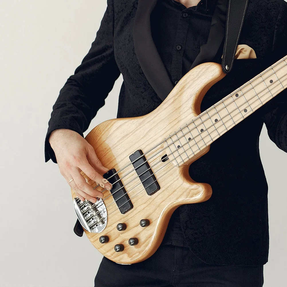 

4Pcs Durable Hollowed Metal Picks for String Instruments Comfortable Thumb Index Finger Plectrum Thumb Pick Guitar Finger Pick