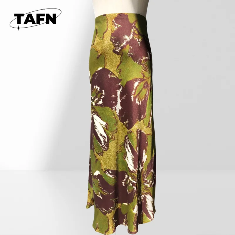 

25 Oblique Silk Skirt High Temperament Stylish Textured Relaxed Fit long Skirt – Perfect for Layering in Fall Winter 롱스커트AG2910