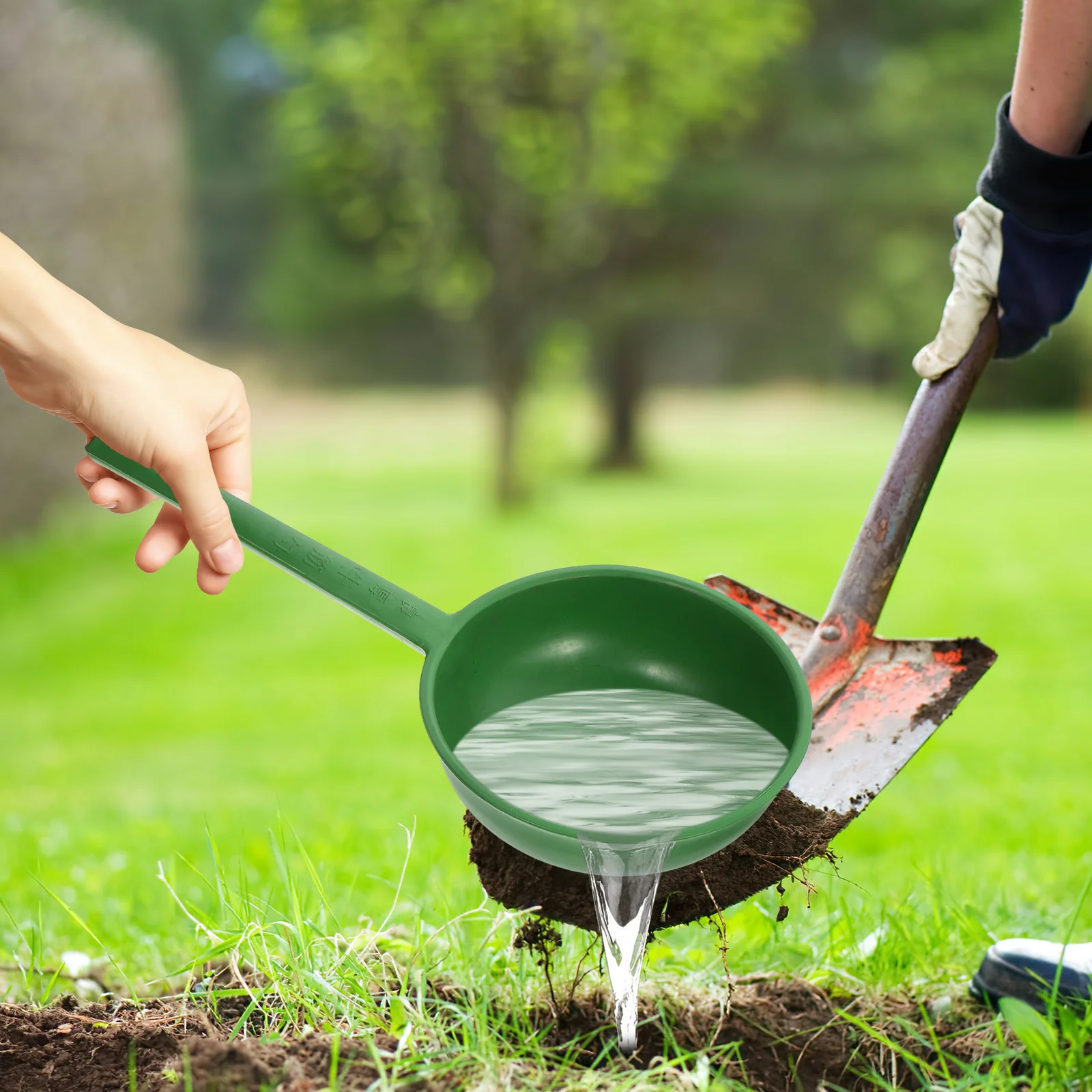長い柄のじょうろと厚みのある水杓、庭の植物の肥料散布用、多目的家庭用浴槽用ひしゃく