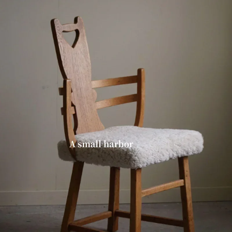 A Medieval Solid Wood Dining Chair Modern Simple Lamb Fleece Model Room Restaurant Clubhouse High Back Home
