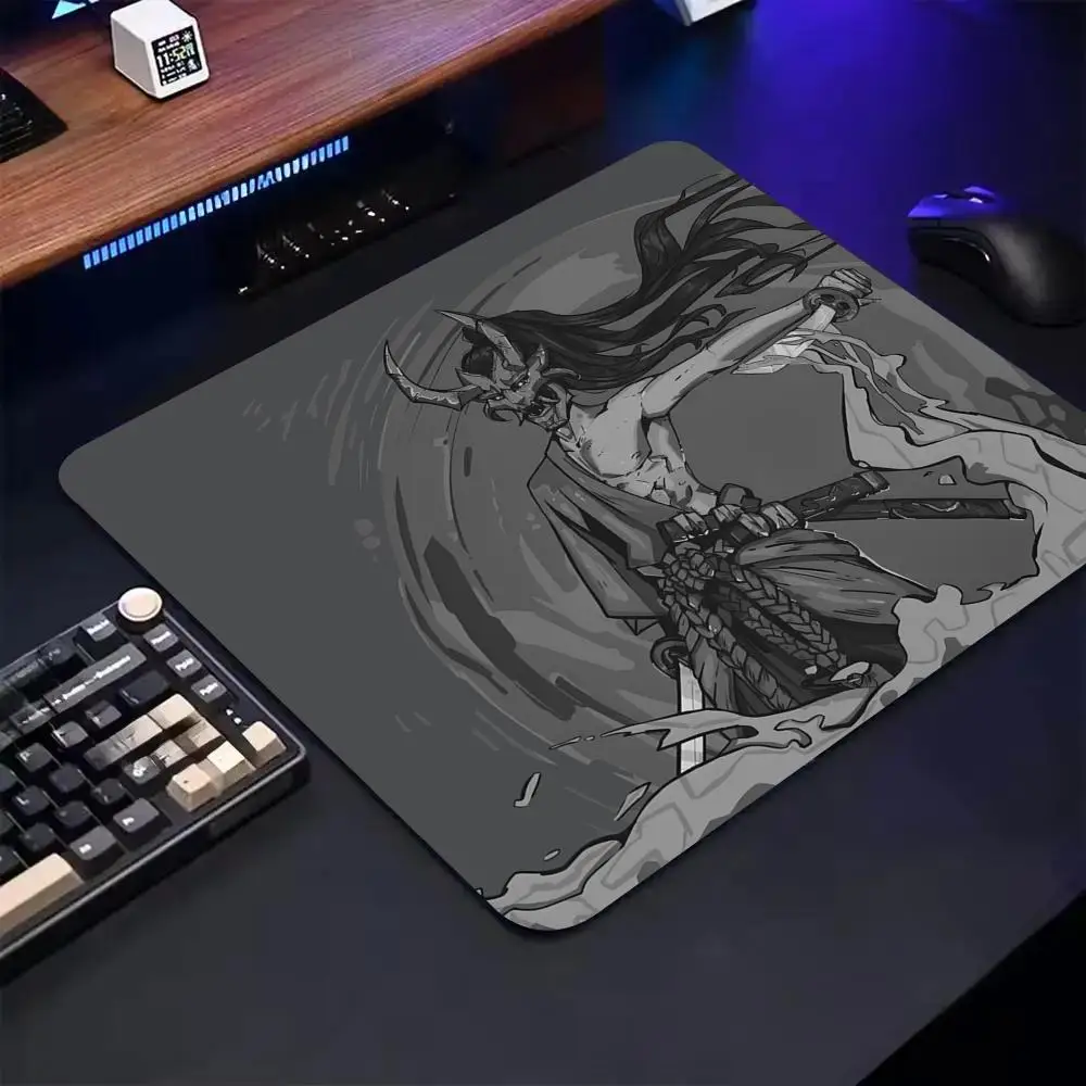 

Ghost Mask Samurai Mouse Pad Desk Mat 45X40CM Gaming pad with Stitched Edge Non-Slip desk pad pc accessories gaming mats