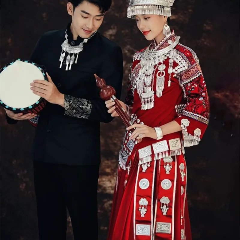 ชุดประจําชาติหญิงเต้นรําที่แปลกใหม่