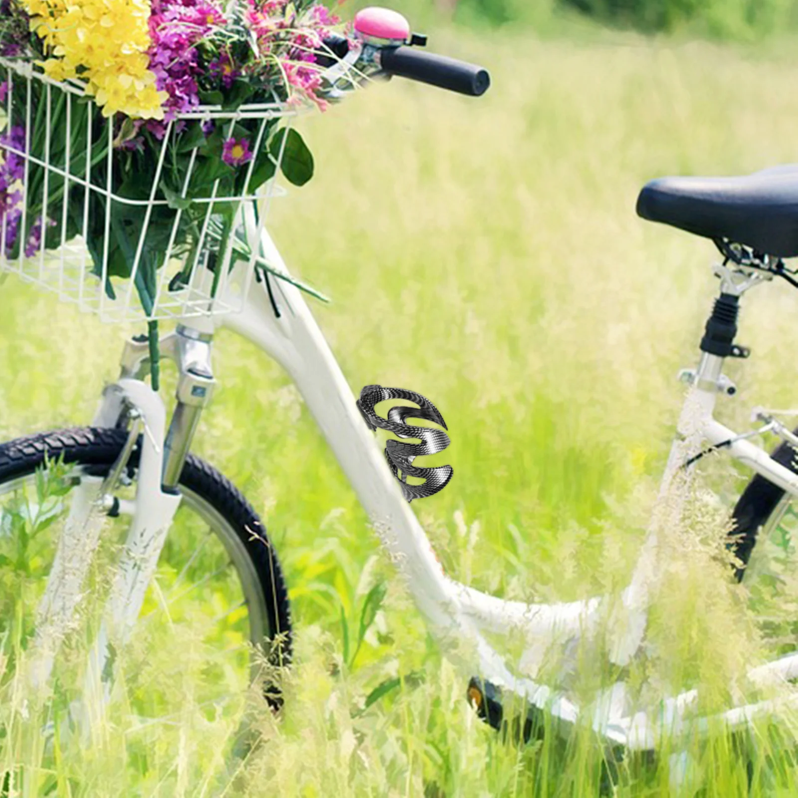 

Strong Carbon Fiber Bottle Cage Black Water Bottle Holder for Road Bike Super Toughness No Deformation Design