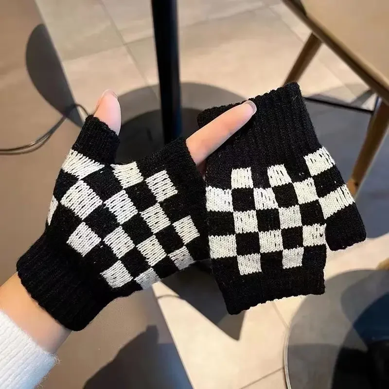 New Couple Black and White Checkered Half Fingerless Gloves Women Knitted Winter Gloves Students Writing Cycling Warm