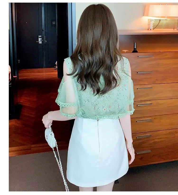 Camisa floral de chiffon com ombros de fora e redução de idade, blusa solta elegante