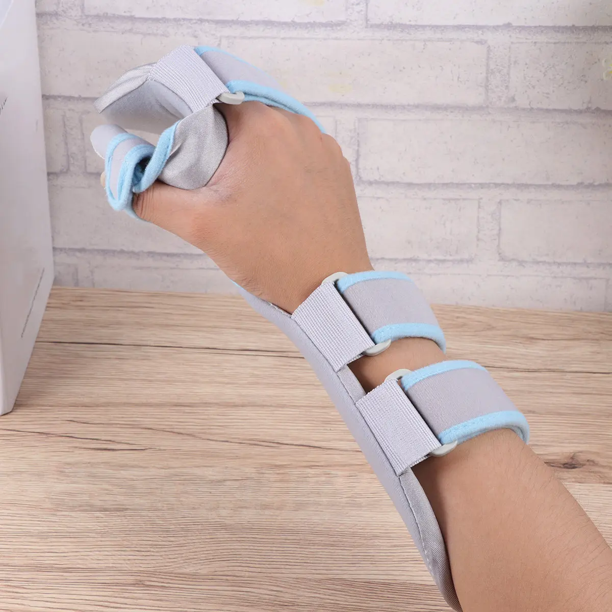 

Soft Functional Resting Hand Splint for Right Hand Bone Fracture Support Adjustable Wrist Finger Thumb Fixation Scaffold Pain