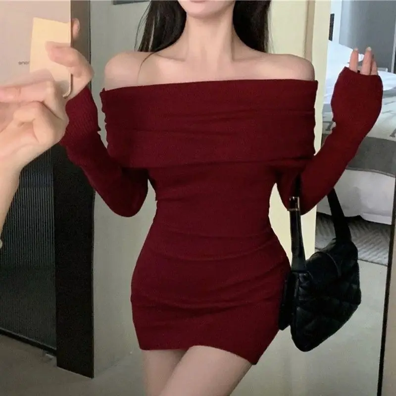 Spicy Girl Be Careful with the Machine One Shoulder Slim Fit Chic Hip Hugging Short Skirt Women's Korean Gentle Long Sleeved