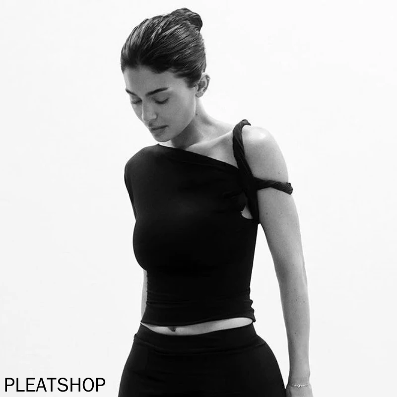 

Kylie Same Style, витая асимметричная сексуальная футболка на одно плечо с короткими рукавами, тонкий тонкий нейлоновый короткий жилет