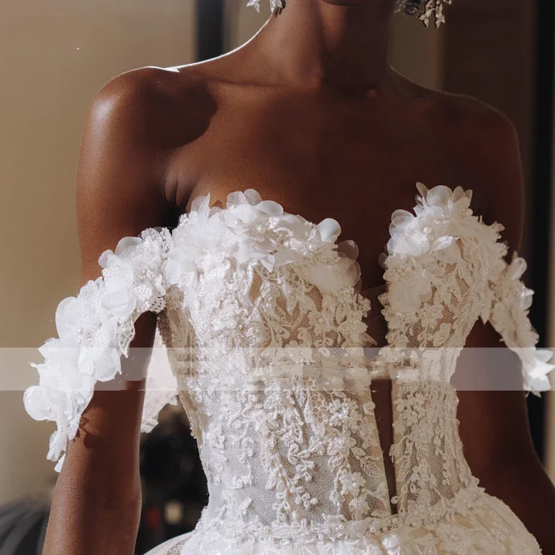 فساتين زفاف Flavinke مخصصة مطرزة بالزهور على شكل قلب على شكل حرف a مثيرة مكشوفة الكتف مزينة بفستان العروس الأميرة اللامع