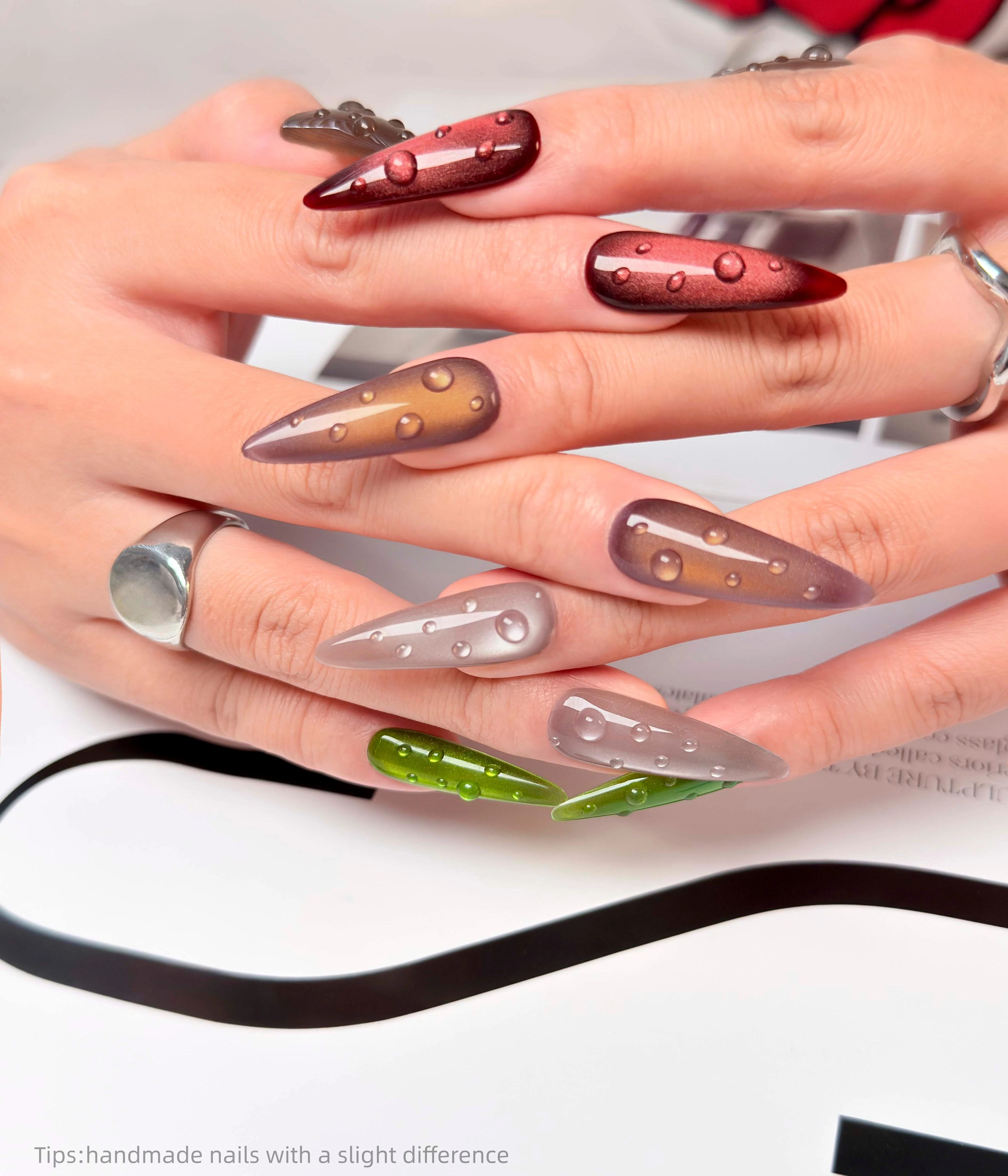 Handgefertigte Press On Nails Mandel-Kunstnägel, 3D-Wassertropfen, modische Glitzer-Nagelkunst, tragbare farbige lange künstliche Nägel