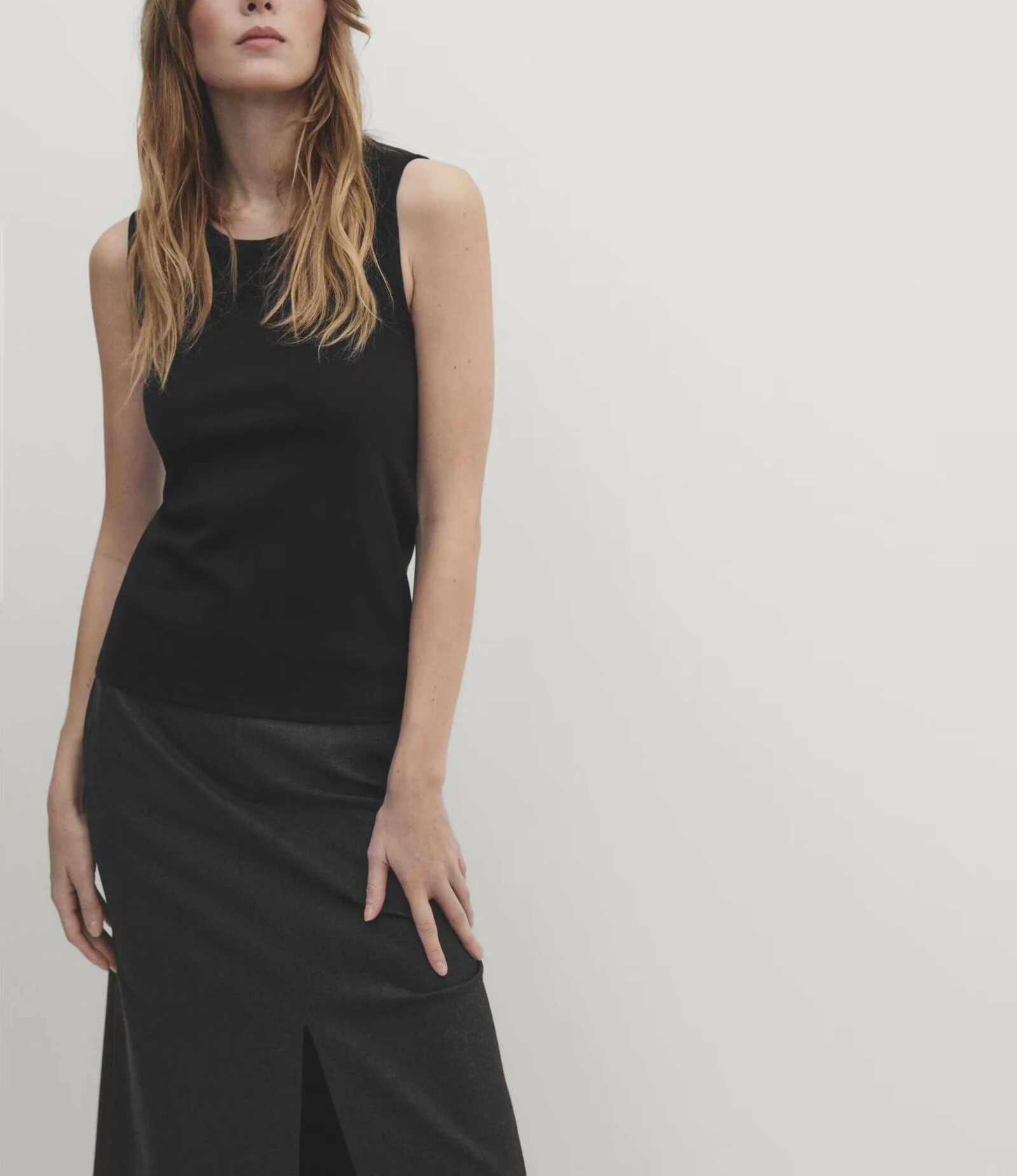 เสื้อกล้ามทรงสลิมฟิตสำหรับผู้หญิง รุ่นใหม่ สไตล์อเมริกัน ใส่สบาย ผ้าโพลีเอสเตอร์ 100% ความยาวปกติ ฤดูใบไม้ผลิ 2024