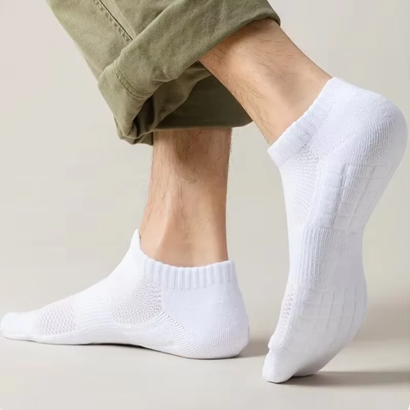 ถุงเท้ากีฬาดูดซับความชื้น 6 คู่พร้อมพื้นรองเท้าแบบกันกระแทก เหมาะสำหรับการวิ่งและกีฬาอาชีพ