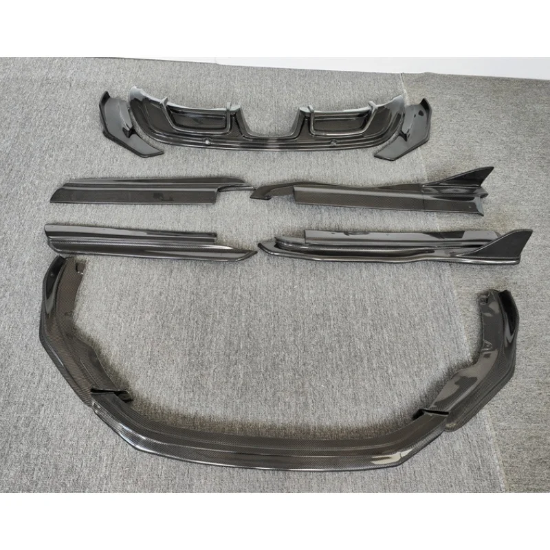 

Подходит для модифицированного кузова Boxster 16-20 Porsche 718, трехступенчатая губа переднего бампера из углеродного волокна, боковой накладки заднего диффузора.