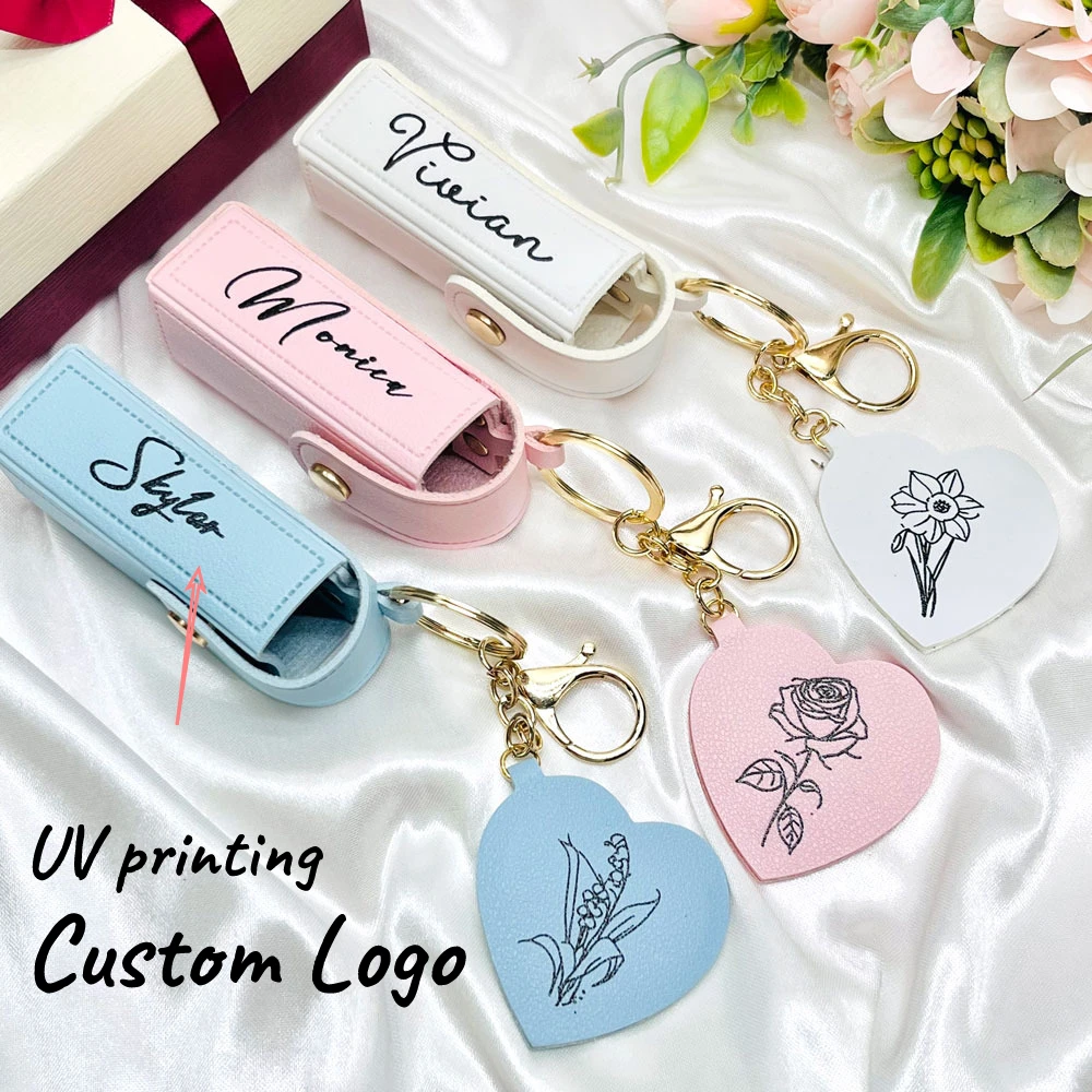 

Брелок для ключей с индивидуальным логотипом и именем, маленький универсальный брелок, новая портативная сумочка для помады, мини-брелок с зеркальцем в форме сердца, кожаный подарок