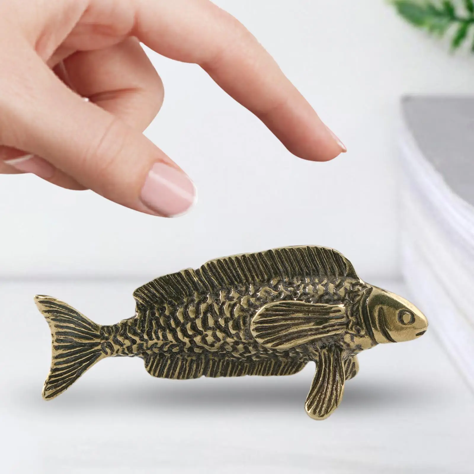 Brass Fish Sculpture Collectibles Table Decoration Tea Pet Ornament for Bedroom Cabinet Fireplace Entrance Living Room
