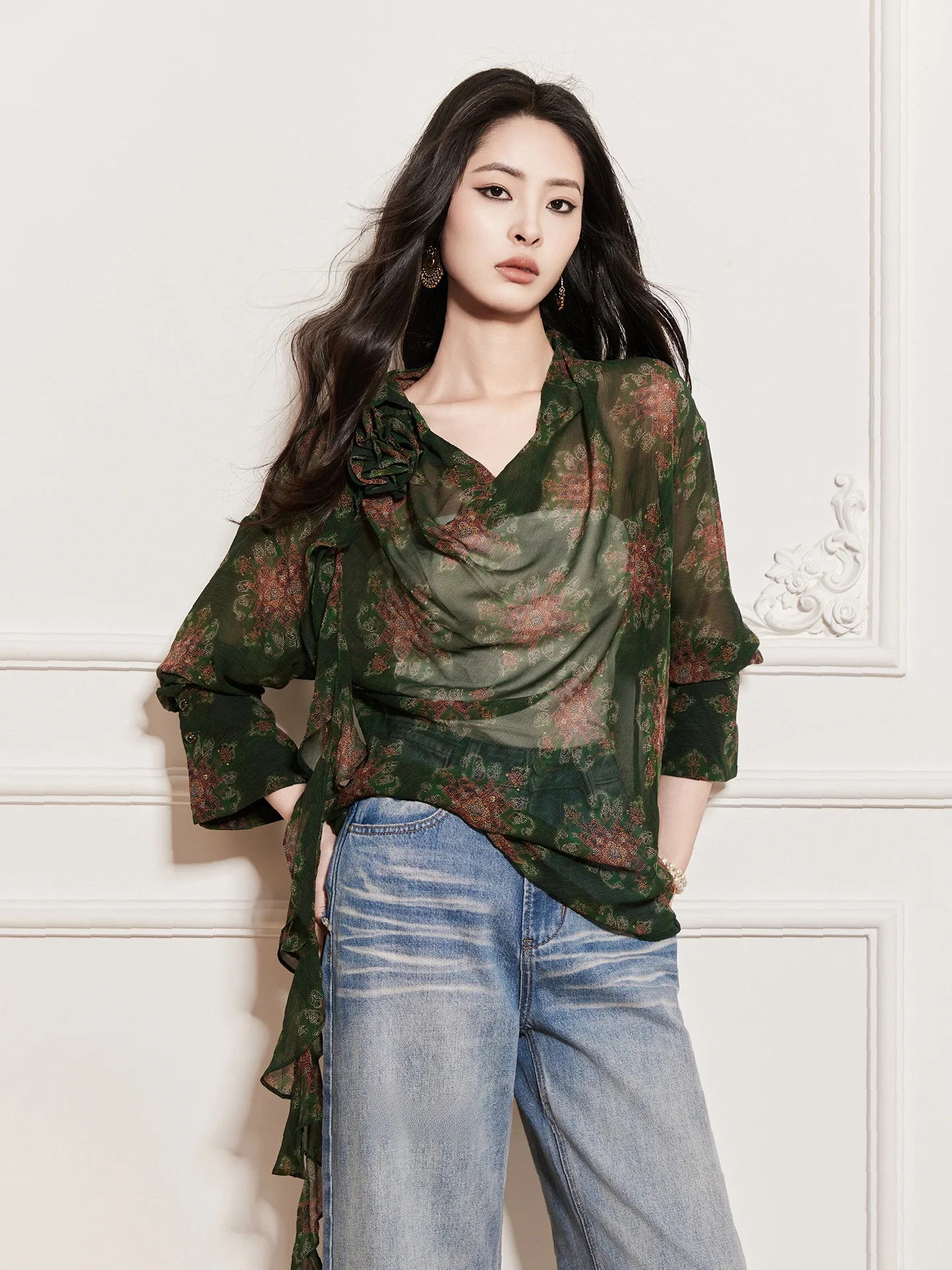 

Elegant Floral Print Bell Sleeve Shirt Women's Overhead Neck Design Heavyweight Summer New Style Breathable Long Sleeve Shirt