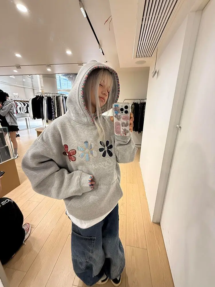 

Gagaok Hoodies Flower Contrasting Color Shell Embroidered Patch Hooded Sweatshirts Women 2025 New Autumn Winter Casual Top