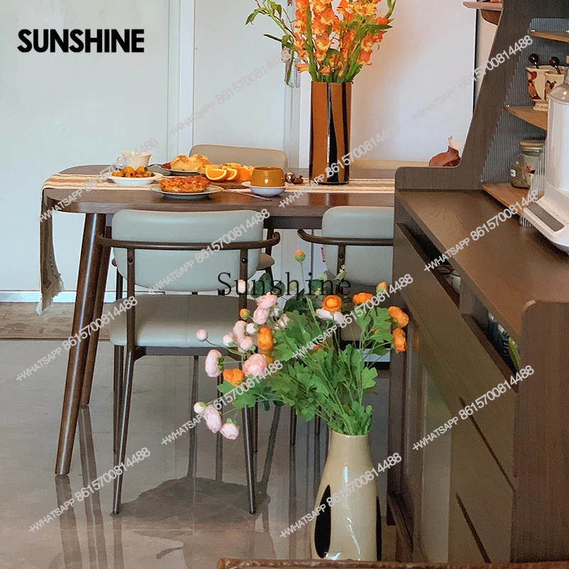 

Обеденный стол и стулья для небольшой квартиры из цельного дерева в скандинавском стиле X