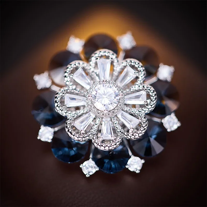 

Elegant, grand and high-end floral three-dimensional brooch, high-end and exquisite coat brooch and brooch accessory