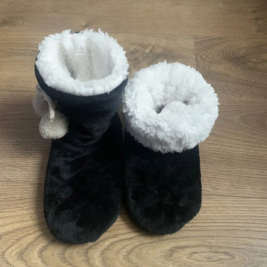 home Slipper Boots Womens Winter Warm Indoor Fur Ball Contton Plush Anti Skid Grip Thick Sole Fluffy Female Floor Shoes Ladies