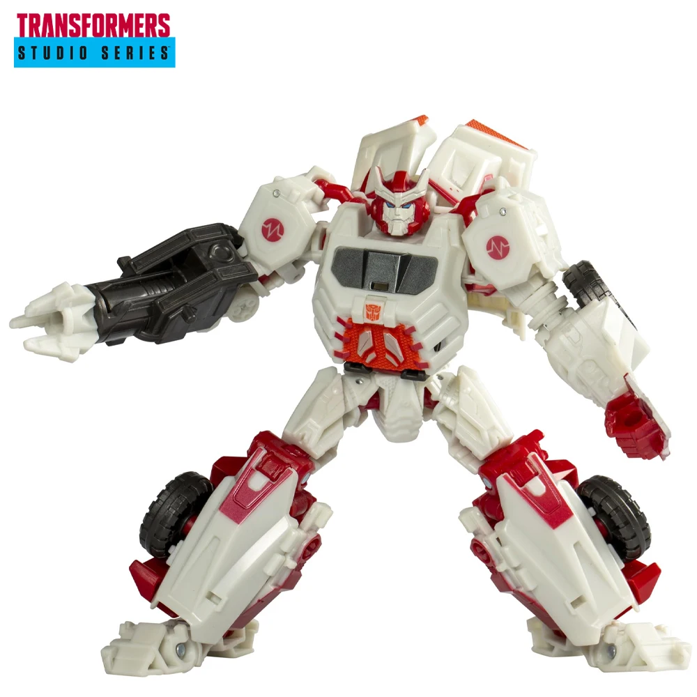 Transformers Toys Studio Series Voyager Transformers War for Cybertron 09 Gamer Edition Ratchet 6.5-Inch Action Figure