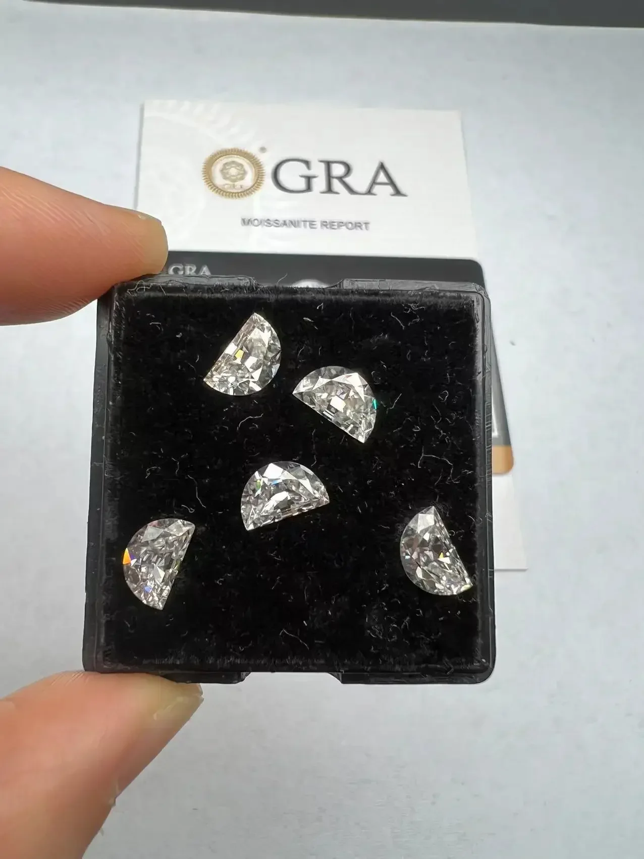 HMJ Half Moon Cut Loose Moissanite Diamond Stone D Color VVS1 Clarity Gemstones for Rings Jewelry Making with GRA Certificate
