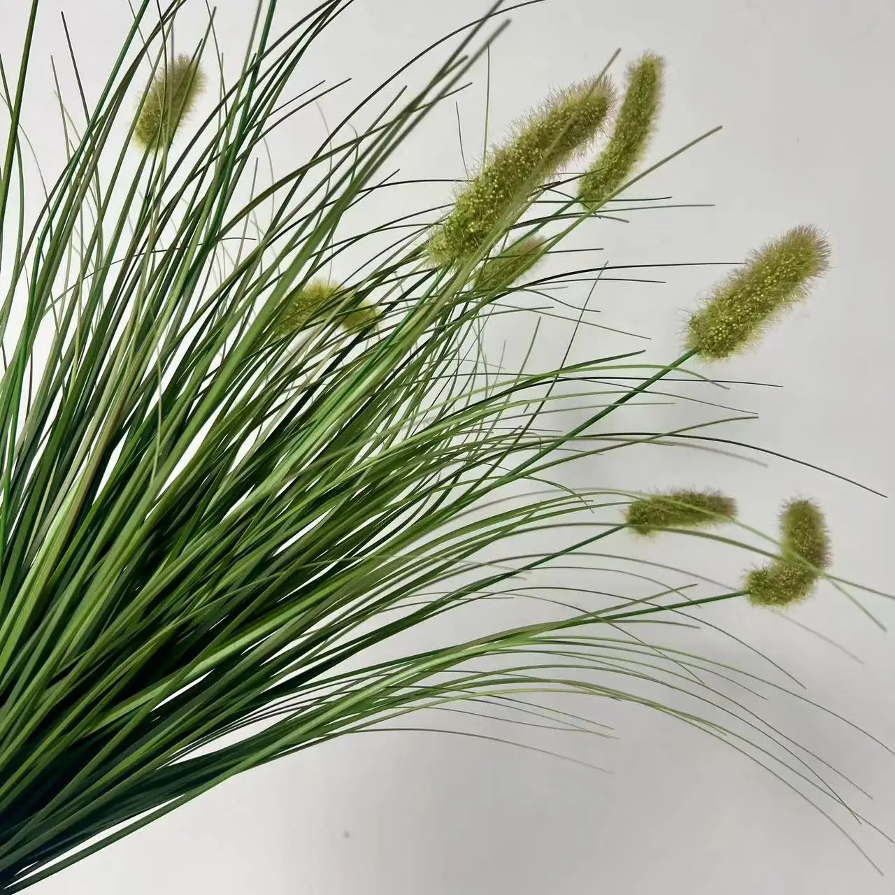 Elegantes 23,6-Zoll-künstliches Pampasgras-Bündel, künstliche Blumen für DIY-Hochzeitsfeier, Dekoration, Outdoor, Haus, Garten, Weihnachtsdekoration – Detail 4