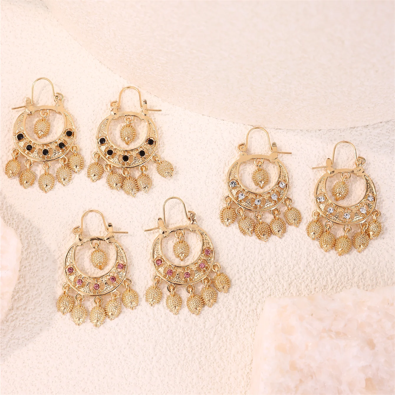 Classical Bridal Earring With Hedgehog Shape Luxury Rhinestones Ear Decoration Hook France Popular Dangling Earrings