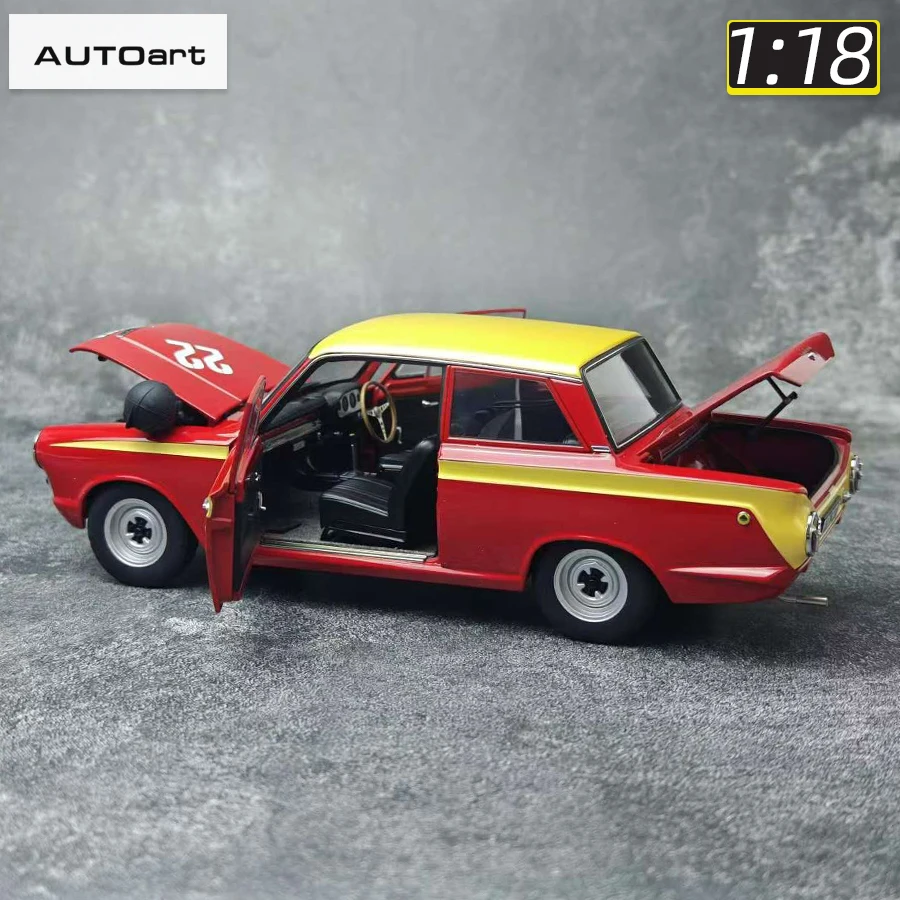 AUTOART 1/18 LOTUS CORTINA MK I CLASS WINNER OF 1964 BUDAPEST NAGYDJ ETC Car model A metal model of a classic car