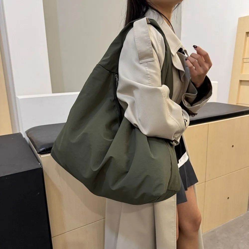 

Zipper Nylon Shoulder Bag Cloth Japanese Style Large Capacity Tote Bag Solid Color Multi-Pocket Versatile Commuting Handbag