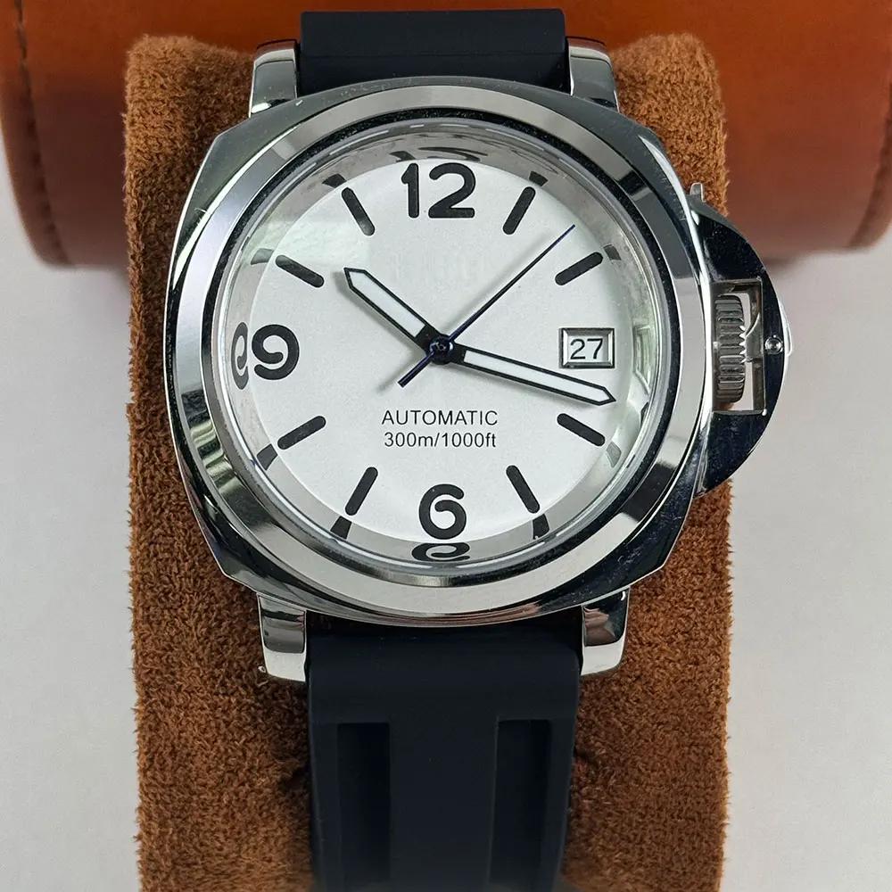 40MM Men's China NH35 Movement Automatic Mechanical Silver Watch 316L Stainless Steel Sapphire Glass Waterproof Case
