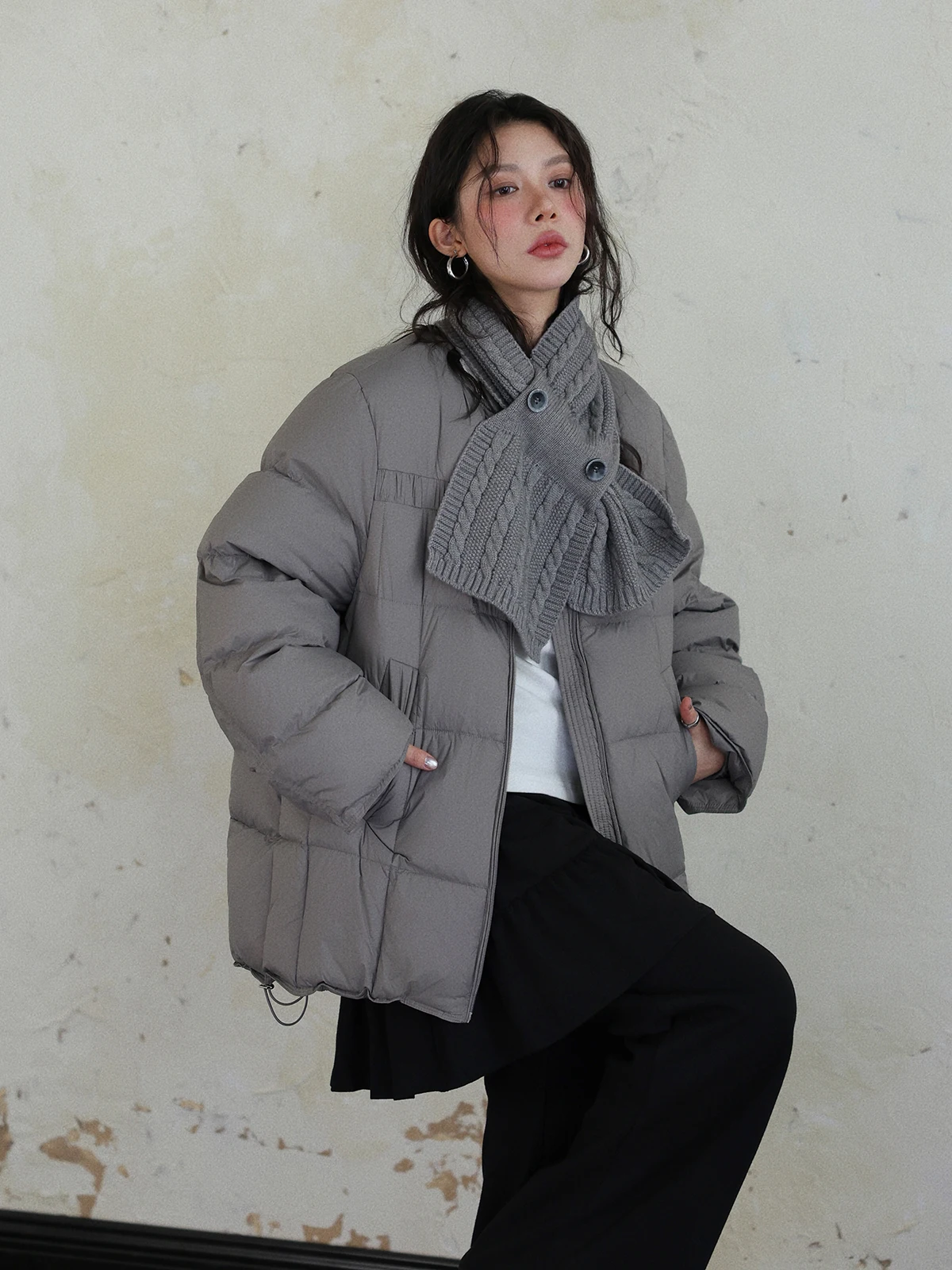 

Женская пуховая куртка DR с шарфом, без воротника, плиссированный дизайн, длинный рукав, 90% пух, уютное теплое зимнее пальто