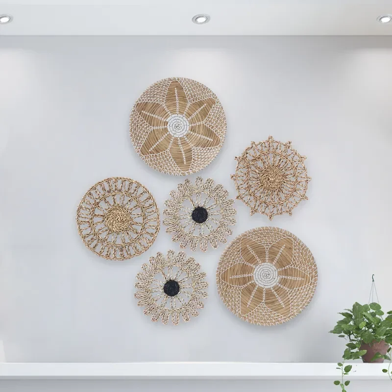 Handwoven Straw Wall Hanging Plate European Style Round Decorative Ornament Natural Seaweed Woven Art for Home Living Room