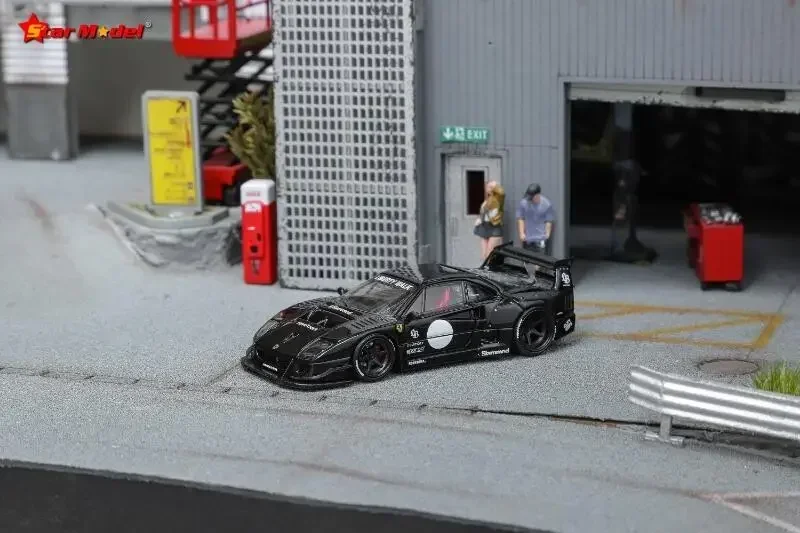

Star Model 1:64 F40 Black / Yellow Model Car