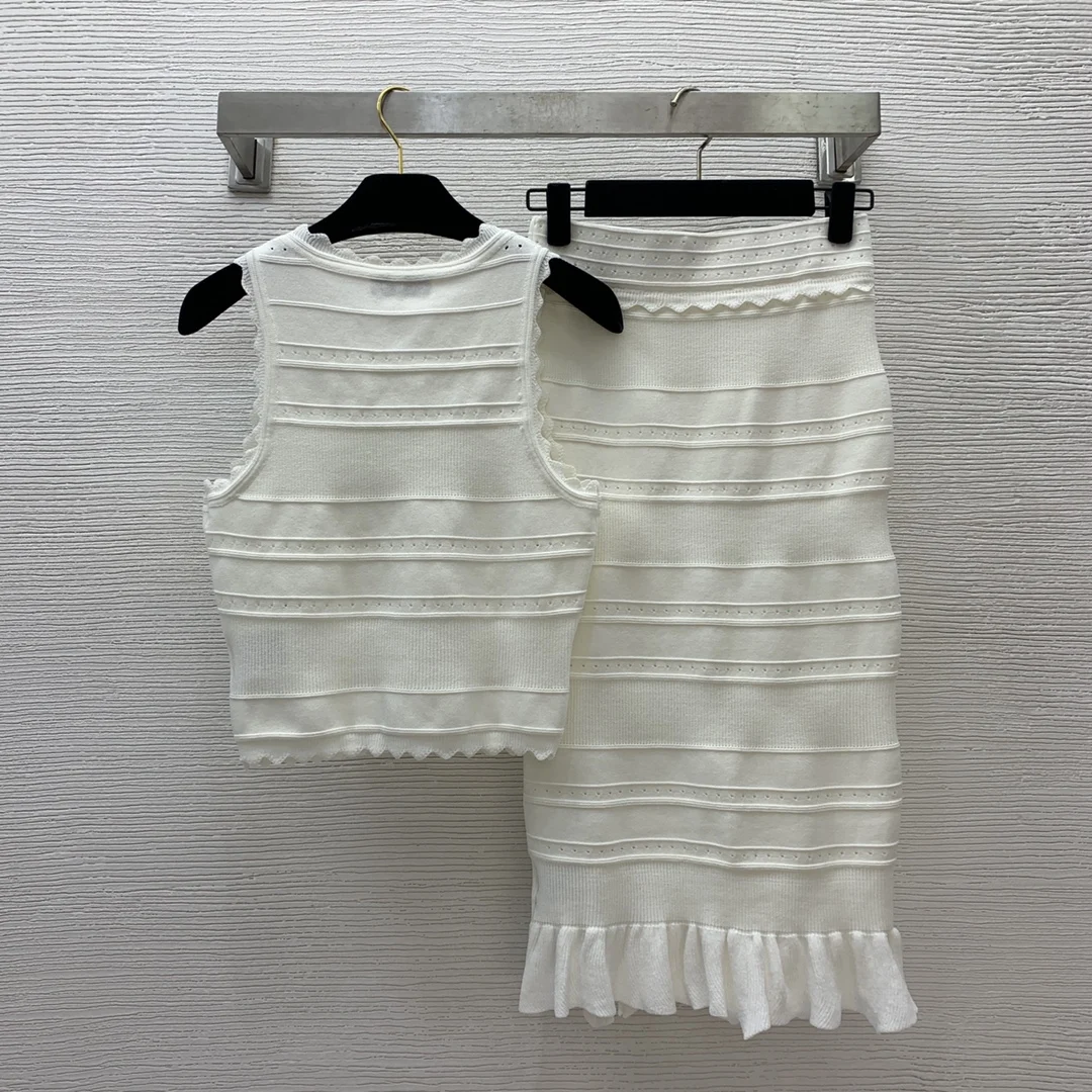 

2024 High Quality Spring/Summer New Product 3D Flower Bead Knitted Women's Set Sleeveless Tank Top+Ruffle Edge Wrapped Hip Skirt