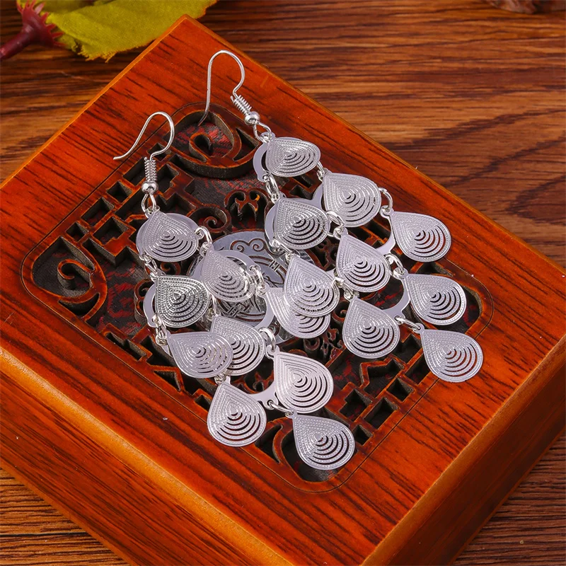 Aihua Fashion Silberfarbene Ohrringe mit Herz-, Blumen- und Schmetterlingsmotiven für Damen, Hochzeits- und Party-Schmuck, Geschenke, Statement-Ohrringe – Detail 4