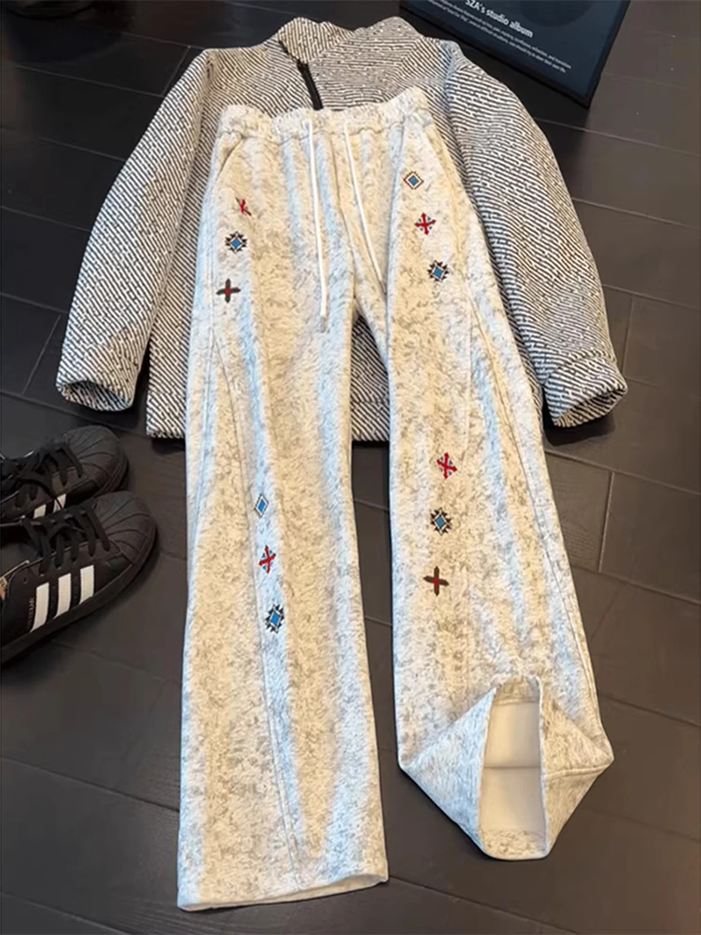 

Thiened Fce Embroidered Dstring Waist Casual Pants Men's Autumn Winter Straight Leg Micro Flared Trousers Casual Sle