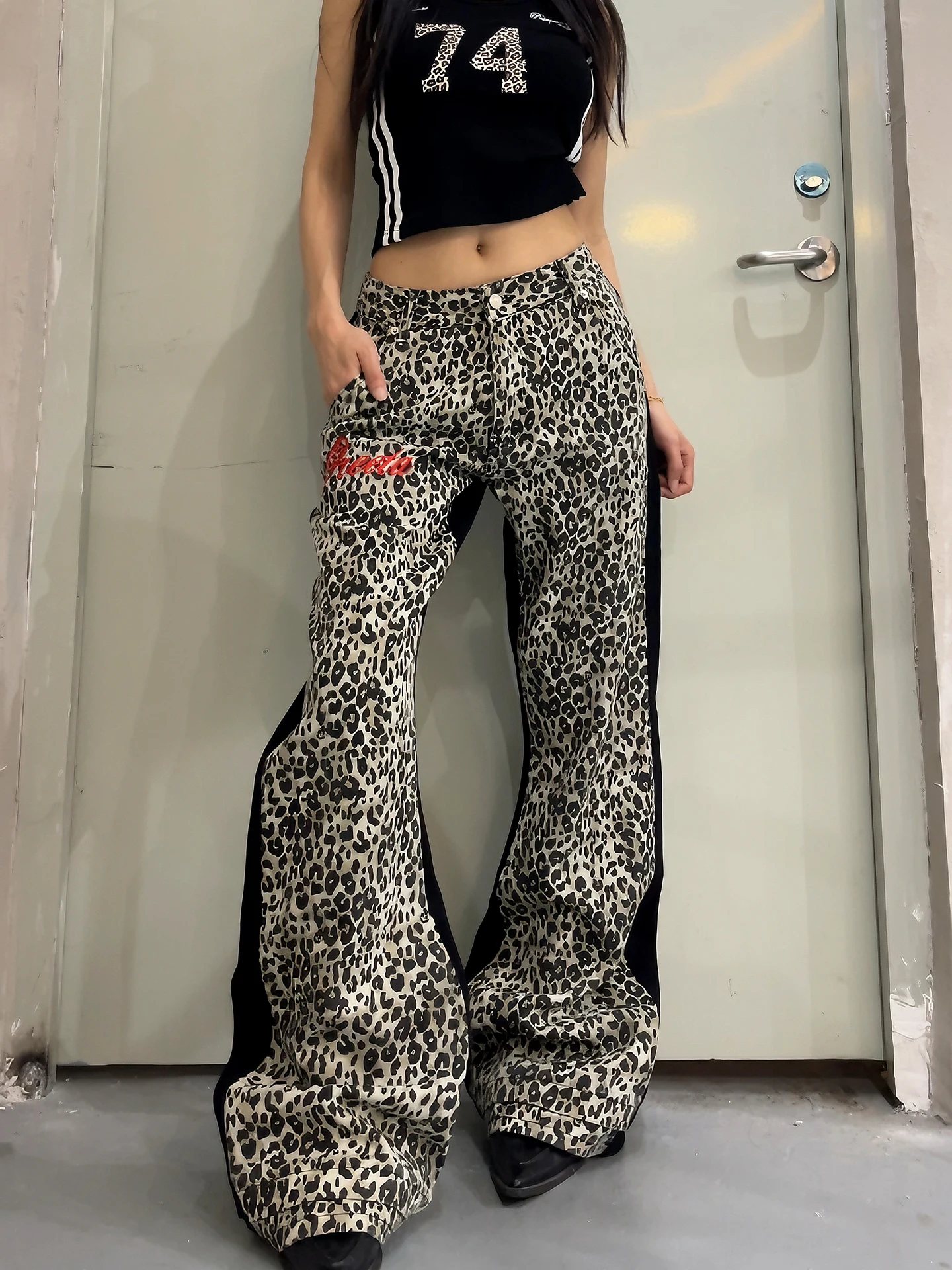 

Slimming Effect DoubleD Embroidery Leopard Print Micro Flared Design High Waist Denim Pants Unisex Punk Style Long Trousers
