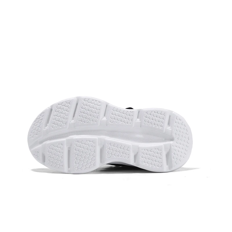 Novos sapatos esportivos infantis respiráveis e antiderrapantes para crianças no outono de 2025, tênis de corrida leves e casuais para meninos